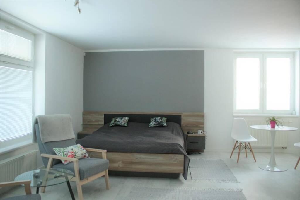 Ferienwohnung Apartman - Dlhe Diely Pressburg Exterior foto