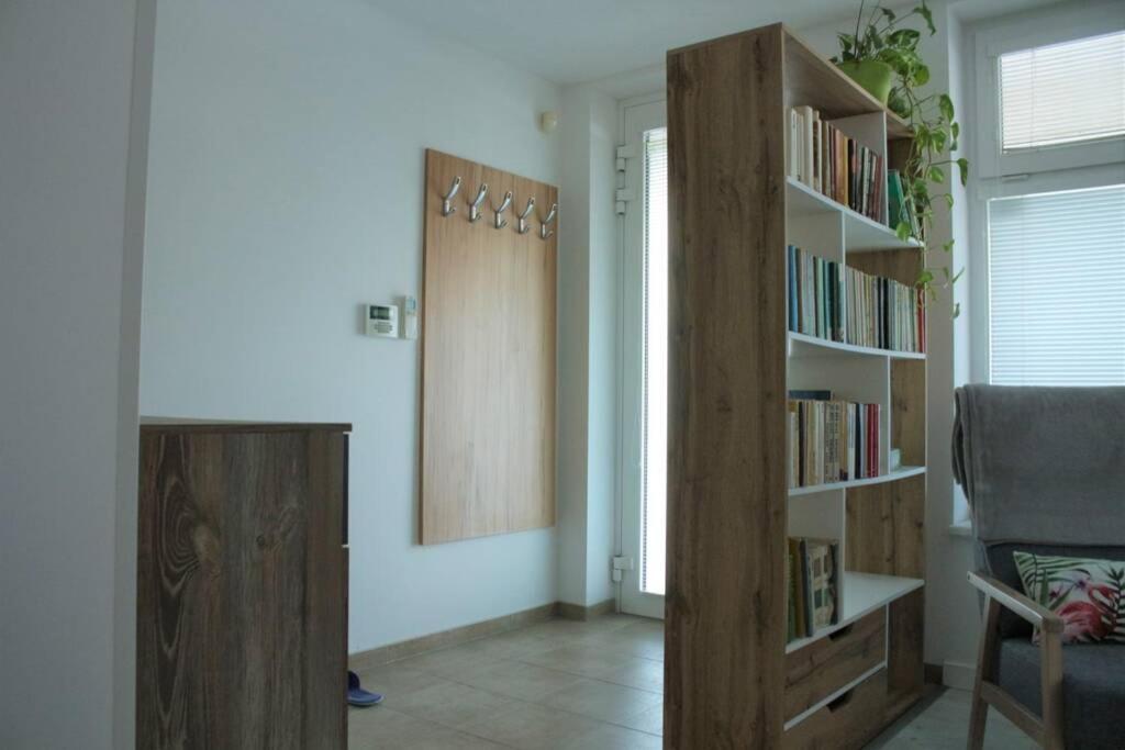 Ferienwohnung Apartman - Dlhe Diely Pressburg Exterior foto