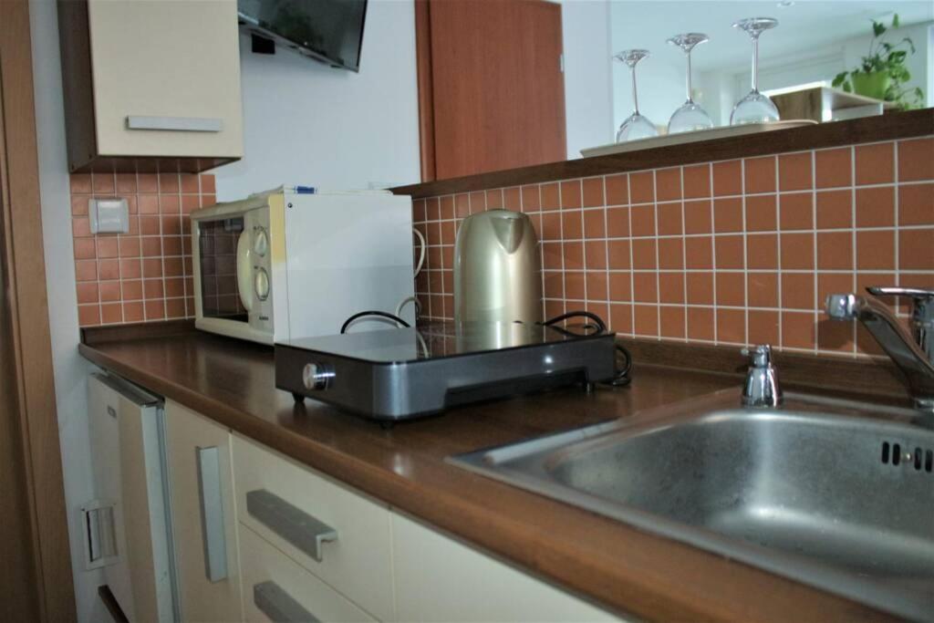 Ferienwohnung Apartman - Dlhe Diely Pressburg Exterior foto